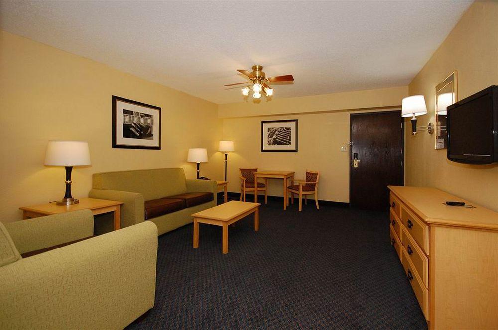 Best Western Plus Galleria Inn & Suites Memphis Exterior photo
